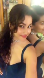 Anjali Lavania Instagram - I Solemnly Swear That I Am Up to No Good 🙃

#feelingmischievous #anjalilavania #doubletrouble #badandboujee
