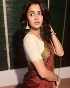 Anjana Rangan Instagram - இனிய தமிழ் புத்தாண்டு நல்வாழ்த்துக்கள்! 🌟❤️
Saree : @kanakadharadrapes