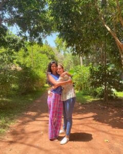 Ashwathy Warrier Instagram - Thank you my darling @keerthipandian and @rakesharr for such a wonderful time at Pondy. It’s been such a soul nourishing, fun and fulfilling few days. Grateful for the quality time spent and for all the beautiful people I could meet through both of you during this time. 😘💖 #fun #fullfillment #pondy #adishakti #qualitytime #quality #friends #friendship #love #joy