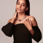 Banita Sandhu Instagram - Magnificent Monday! Incredibly honoured to launch the @Bulgari Magnifica collection today alongside such extraordinary women wearing the most draw droppingly gorgeous necklaces 🤩 Thank you for having me #Bvlgari @jc.babin ✨ #BvlgariHighJewelry #BvlgariMagnifica Photographer: @bypip Director: @rodneyrico Creative: @mcwhirterstudio Stylist: @chercoulter Hair: @cwoodhair Make-up: @naokoscintu #AD