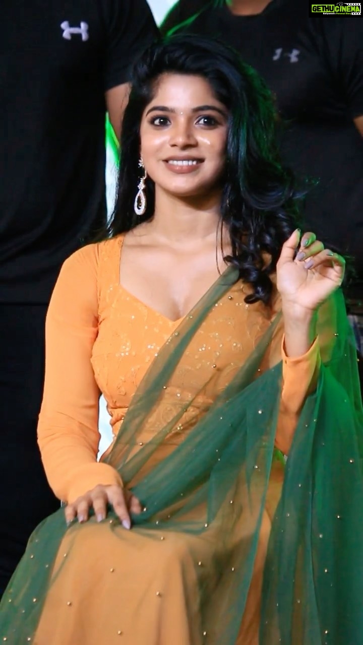 Divya Bharti Sex - Actress Divya Bharathi HD Photos and Wallpapers March 2022 - Gethu Cinema