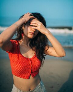 Fatima Sana Shaikh Instagram - Photographer & creative director @bharat_rawail

Stylist: @lakshetamodgil
Hair: @hairstylist_jennny
Makeup: @tulsi5solanki
Hat: @myaraaindia , @elevate_promotions