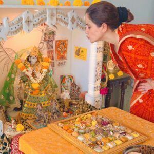 Kashish Singh Instagram - Meri Maa Ke Barabar Koi Nahi!! #maadurga #navratri #ramnavmi #blessings #maadurgablessus #hindu #bellavitakashish ♥️🙏🏻♥️