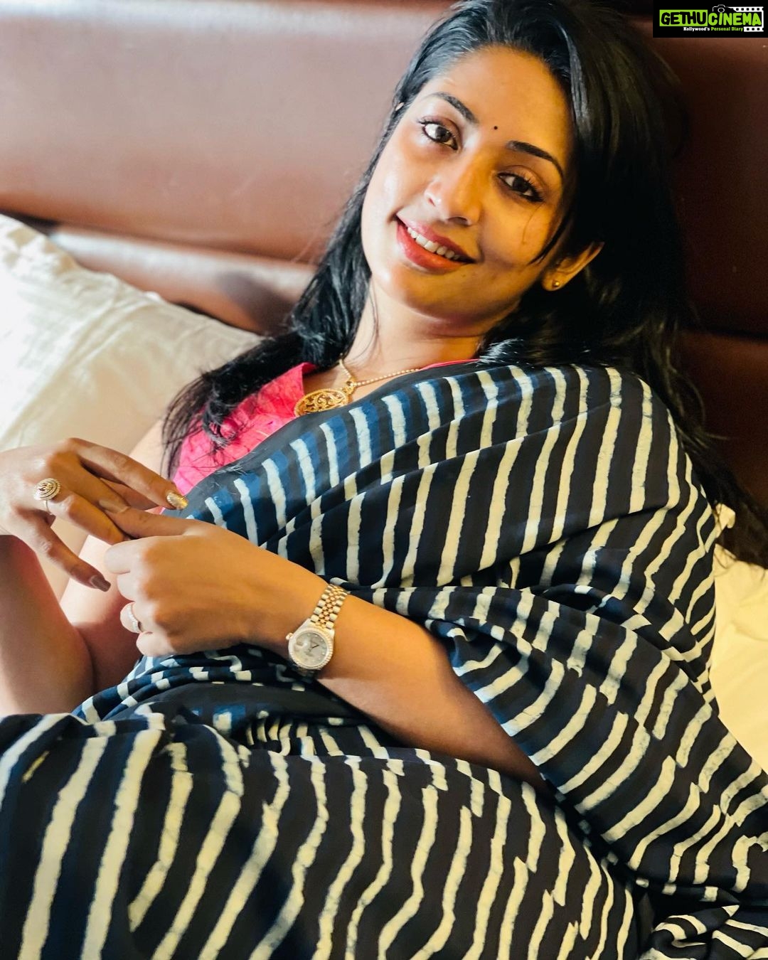 1080px x 1350px - Navya Nair Instagram - I like it when u smile But i love it when i am the  reason .. NNâ¤ï¸ Hilton Garden Inn Trivandrum - Gethu Cinema
