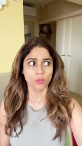 Shamita Shetty Instagram - Monday Blues 2.0 🟦🤦🏻‍♀️
.
.
.
.
.
.
#reelitfeelit #reeloftheday #reelkarofeelkaro #mondayblues #mondaymood #shamziereels