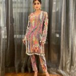 Shamita Shetty Instagram - Everything you do is a signature, sign it with style 🥰💖💃🏻 . . . Outfit- @payalsinghal Jewellery- @azotiique Hair- @salechav Managed by- @bethetribe @meghna.agrawall . . . #eventdairies #aboutlastnight #ootn #2022 #glam #goa