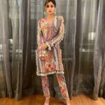 Shamita Shetty Instagram - Everything you do is a signature, sign it with style 🥰💖💃🏻 . . . Outfit- @payalsinghal Jewellery- @azotiique Hair- @salechav Managed by- @bethetribe @meghna.agrawall . . . #eventdairies #aboutlastnight #ootn #2022 #glam #goa