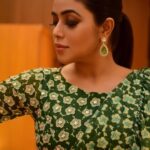 Shamna Kasim Instagram - The most beautiful thing u can wear is Confidence….. Styled by @officialanahita Outfit: @seharrebysahitheereddy Pic: @Mirza_hyder Edits: @v_capturesphotography Personal staff: @chintu_6172 @devikasandy22 Hairstylist: @srinu_hairstylist
