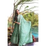 Srinidhi Ramesh Shetty Instagram - Cochin 💚 #KGFChapter2 💫💥 Outfit - @archanajaju.in Jewellery- @chahathjewels Styled by - @ashwin_ash1 & @hassankhan_3 Asst by - @hansikamawle Pics - @portraits.by.sucharitharao MUA @kiranmakeup Hair @chakrapu.madhu