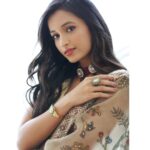 Srinidhi Ramesh Shetty Instagram - 🙏🏻♥️ Outfit - @archanajaju.in Jewellery- @chahathjewels Styled by - @ashwin_ash1 & @hassankhan_3 Asst by - @hansikamawle Pics - @portraits.by.sucharitharao MUA @kiranmakeup Hair @chakrapu.madhu