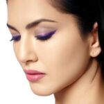 Sunny Leone Instagram - Wing It in style 💜 Pick your shade online on starstruckbysl.com . . #SunnyLeone #cosmetic #crueltyfree #makeup #Eyemakeup #eyeDefiners #KajalForEyes #BlackKajal #ShopOnline #SunnyLeone #Kohl #purpleeyeshadow