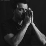 Anil Kapoor Instagram - LSA India’s May cover star, Anil Kapoor (@anilskapoor) has dominated showbiz for four decades. If you look at him today, he looks like he hasn’t aged a day since his debut. A man of creativity and style, his children, Sonam, Rhea and Harshvarrdhan (@sonamkapoor, @rheakapoor, @harshvarrdhankapoor) take after him when it comes to being trendsetters. Sharing an adorable anecdote when asked about how he keeps up with fashion trends today, Anil Kapoor said, “My son-in-law (@anandahuja) feels very bad that I've been wearing the same sneakers for the last ten years. He saw the sole and said that I would have issues with my heels if I keep on wearing these shoes. So I told him these shoes are very comfortable. He then very sweetly, got me three pairs of sneakers from London, which are exactly the same.” Stay tuned for more shots and snippets from the shoot and their interview. Editor-in-chief: Rahul Gangwani (@rahulgangs_) Photographer: Avani Rai (@avani.rai) Stylist: Saloni Parekh (@saloniparekh__), Assisted by Jainee (@jaineeebheda) Interview by: Analita Seth (@analitaseth) Anil Kapoor: Makeup Artist: Deepak Chauhan (@deepakchauhanartist) Hairstylist: Jaipal Raskar (WhyNot? by Zeeba) (@raskarjaipal from @whynot_byzeeba) Digital technician: Harman Achint (@iamharmanachint) Production house: Frizzon Productions (@frizzonproductions)