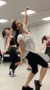 Ashwathy Warrier Instagram - Revisiting dance after many many years! The struggle is real when trying to get back in touch after what feels like more than a decade. 

Rehearsals and training from @cityacademyuk . 

Back to basics ! 

#pussycatdollsbuttons #dance #training #music #diva #divadance #style #choreography #london #rehersal #movement #body #motion #gettingbackintouch #backtobasics #expression #ashwathywarrier #ashwathyravikumar #ashwathy #actor #dancereels #dancer #performer #model #london #india