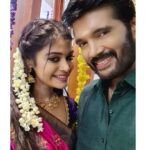 Dharsha Gupta Instagram - 💚💗Don't miss to watch #senthoorapoove💗 @vijaytelevision @9.30pm💗💚 Pala thirupangaludan @vijaytelevision @senthoorapooveofficial @actorranjith Beautiful jewelry from @handsontreasures . Awesome collections. Superb quality 💗