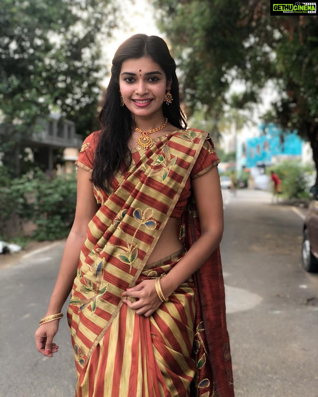 Dharsha Gupta Instagram - ️Juz a smile & simplicity wil lead u in ...