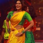 Dharsha Gupta Instagram – 💚💛Don’t miss to watch my solo dance performance of ComedyRajaKalakalRani grand finale at 3pm @vijaytelevision 💛💚