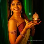 Dharsha Gupta Instagram - 🪔May the colour and lights of Onam fill your home with happiness and joy. My heartiest wishes to you and your family🪔 Jewelry- @adams_fashionjewellery Hairstyle- @abirami.bl Costume- @dithyasfarago Pic- @arvindkannanphotography