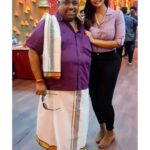 Dharsha Gupta Instagram - 💜🖤Precious time wid d 2 legends of #cookwithcomali 🖤💜 @vijaytelevision @chef_damu @chefvenkateshbhat