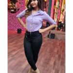 Dharsha Gupta Instagram - 💜🖤நம் நிலை கண்டு கைகொட்டி சிரித்தவர்களை கை தட்டி பாராட்ட வைப்பதே வெற்றிகரமான வாழ்க்கை🖤💜 @vijaytelevision #cookwithcomali