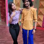 Dharsha Gupta Instagram - 💜🖤Meeting our friends after a long time is a very precious experience🖤💜 #cookwithcomali @vijaytelevision @tamil_rithika @kanithiru10 @sivaangi.krish @rakshan_vj @ashwinkumar_ak @sarath_kpy @sakthii___ @thangadurai_actor