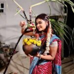 Dharsha Gupta Instagram - 🥰பொங்கல் திருநாள் அனைவருக்கும் உடல்நலத்தையும், மகிழ்ச்சியையும் தரட்டும். கடினமாக உழைத்து வரும் நமது விவசாய பெருங்குடி மக்களின் வாழ்வில் வளத்தை கொண்டு வந்து சேர்க்கட்டும். அனைவருக்கும் எனது இதயம் கனிந்த பொங்கல் திருநாள் நல்வாழ்த்துகள்🥰