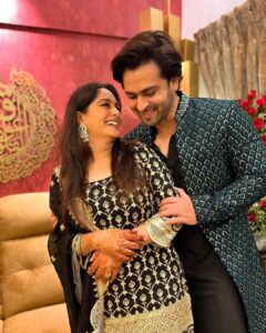Dipika Kakar Instagram - Mr & Mrs Ibrahim ❤️
.
Evening look me humaari kuch pics… Iske bina Eid adhuri rehti hai meri…