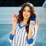 Janhvi Kapoor Instagram - If you don’t know what to gift your friends and family, here you have two brilliant ideas: #UnitedDreamsTogether for Her and #UnitedDreamsTogether for Him. Hope they like them as much as I do! @benetton_perfumes #benettonperfumes