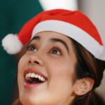 Janhvi Kapoor Instagram - It’s almost Christmas and I’ve got more than one reason to be this happy!! 🤞🏻🌈✨🎞🎄🕺🏼 p.s this was truly candid
