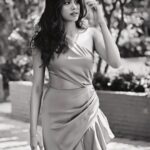 Janhvi Kapoor Instagram - 🌗