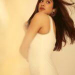 Janhvi Kapoor Instagram - ☁️☁️☁️