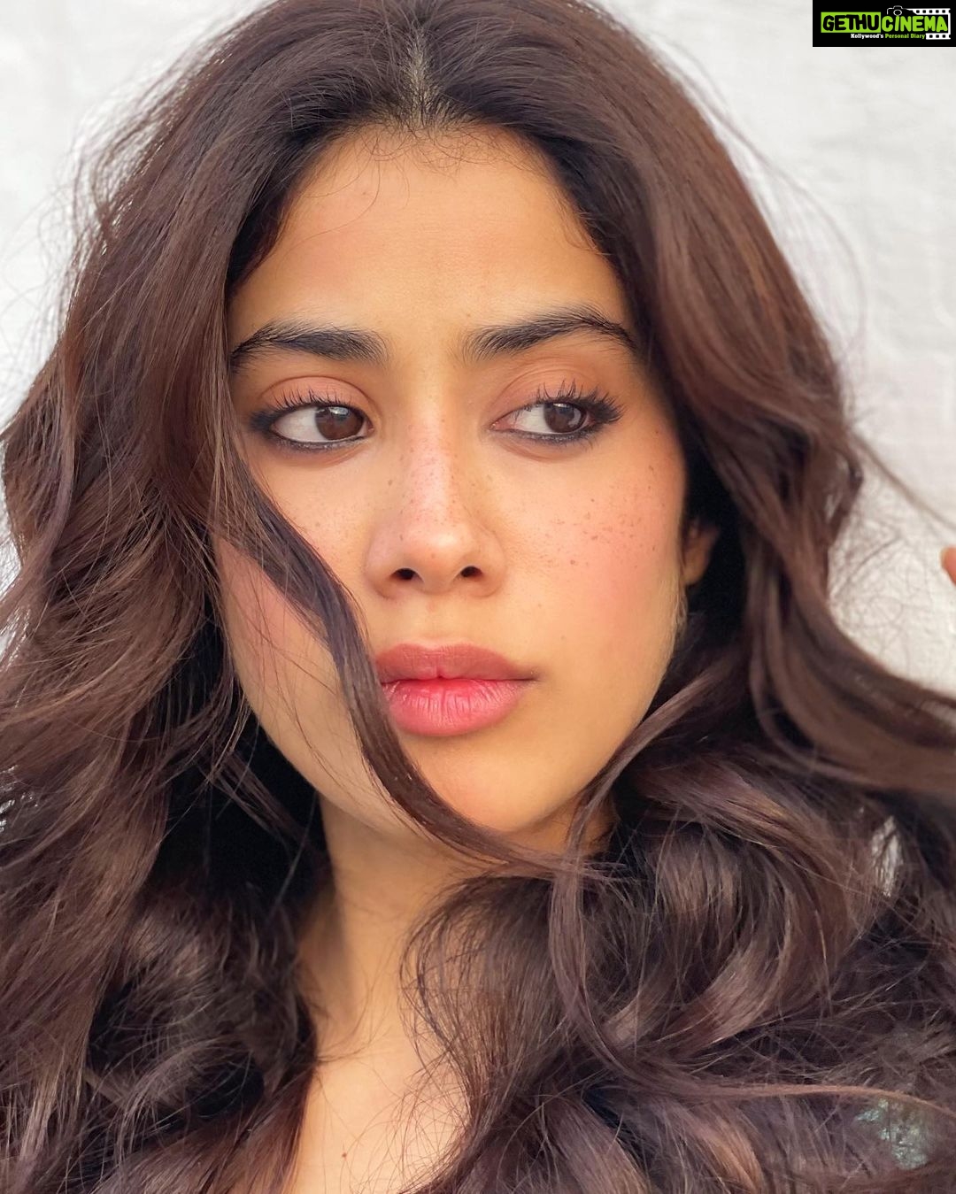 Janhvi Kapoor Instagram - 🧸 - Gethu Cinema