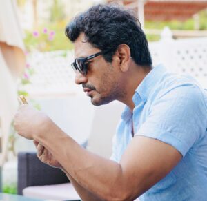 Nawazuddin Siddiqui Instagram - पहले #Cannes से सूना...
फिर आँख से देखा...
यही है आज का लेखा-जोखा !