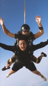 Parvathy Instagram - Whoosh whoosh whooshaaa! 🪂

@skydivedubai