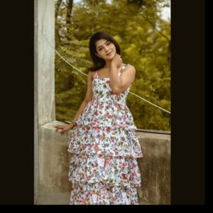 Pavithra Lakshmi Instagram - Oru Kai kuvalaikkul Mazhai neer motham serumo ❤️

A @capturesbymurshitha photography
Wearing @plumeriabyjeyashilpa