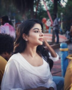 Pavithra Lakshmi Instagram - வெயில் மழை ரெண்டும் உன் ஜாடை ❤️
#kannammaennamma