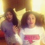 Pearle Maaney Instagram - How to make it to the airport if u have a 4am flight... Our idea... Stay awake!!! Dont sleep!! Hence this Midnight madness with my best friend ❤️❤️❤️❤️ @samyuktahornad 😜😜😘OUT!!