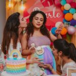 Pearle Maaney Instagram – The unicorns 🦄 who added rainbow 🌈 to this day
.
.

Clicks : @magicmotionmedia 
Cakes @whisk_n_frost
Decor : @thefetecompany
.
.
@rachel_maaney @shradha_davis @rinita_davis @sneha_stars @trinita76 @anu.apu @tania_binoy @mijulapaul @ammusarah @pjmartha @aneenamanu @sija_rajan @ambysinghdabi @rasnimrf