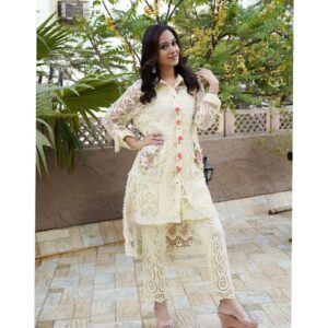 Preetika Rao Instagram - Summer Vibes ! ⛱ But who else is waiting for the Rains ? ☔ 🧿

#pictureoftheday #foryou  #salwarkameez #weekendvibes 🧿
