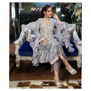 Preetika Rao Instagram - Happy Weekend 🤗🧿

#saturday #weekendvibes #salwarsuits