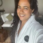 Sameera Reddy Instagram - Say ‘yes’ for happiness 🥳 #throwback #family #gratitude #moments 💫 . @jwmmaldives 🏖 JW Marriott Maldives Resort & Spa