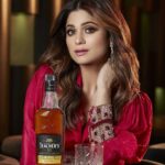 Shamita Shetty Instagram – Cheers to my #collaboration with Teacher’s 50 Scotch Whisky, a perfect pick me up for my  working Saturday – discovering this smooth smoky blend.!

@teachersscotchwhisky #teachersscotchwhisky 
#teachers50 #teacherswhisky #teachersscotchwhisky

Outfit – @kalkifashion
Accessories – @karishma.joolry
Styled by – @mohitrai with @ruchikrishnastyles @teammrstyles

-Drink Responsibly
-The content is for people above 25 years of age only.