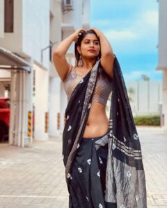 Shivani Narayanan Instagram - Think like a Queen . 
A Queen is not afraid to Fail .