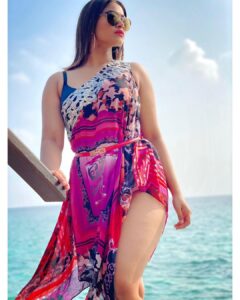 Shivani Narayanan Instagram - Maldivessss , You beauty ❤️
@touronholidays @coco_resorts 
Wearing @sidneysladen ❤️