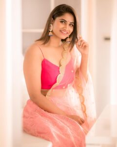 Shivani Narayanan Instagram - 🌸
📸 @camerasenthil 
Outfit @chakrabortymukta