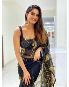 Shivani Narayanan Instagram - Life won’t Sparkle unless you do ❤️