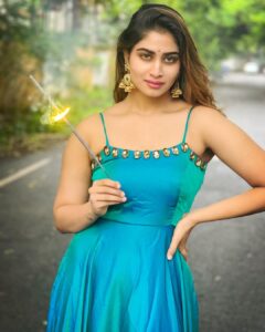 Shivani Narayanan Instagram - Happy Diwali Nanbargale 🪔💥✨