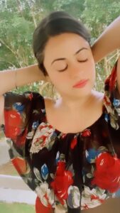 Shruti Sodhi Instagram - Being a human bouquet 💐😁 #shrutisodhi #reels