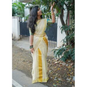 Sivaangi Krishnakumar Instagram - Ellavarkum hridhayam niranja Onaashamsagal🌸🌺❤️
PC @cyril_eanastein 
Accessories @style_statement_by_shakthi