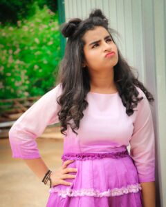 Sivaangi Krishnakumar Instagram - Rendu Bun Hairstyle 🤪
Outfit : @radheyscouture 
PC @vikram__offi