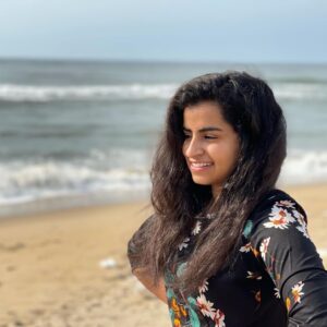 Sivaangi Krishnakumar Instagram - 21🎂☃️🌸🎈 Cant thankyou all enough for making my birthday so special even during this lockdown! Thankyou to my another family @mediamasons for celebrating my birthday like their own❤️love you❤️. Special thanks to Ashwineyy @ashwinkumar_ak for making it even more special❄️. Twitter trending on my birthday is all a dream . Still can’t believe it thankyou all❤️